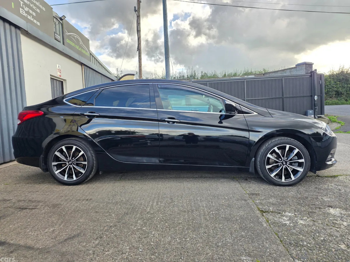 Hyundai i40 Saloon, Diesel, 2016, Black
