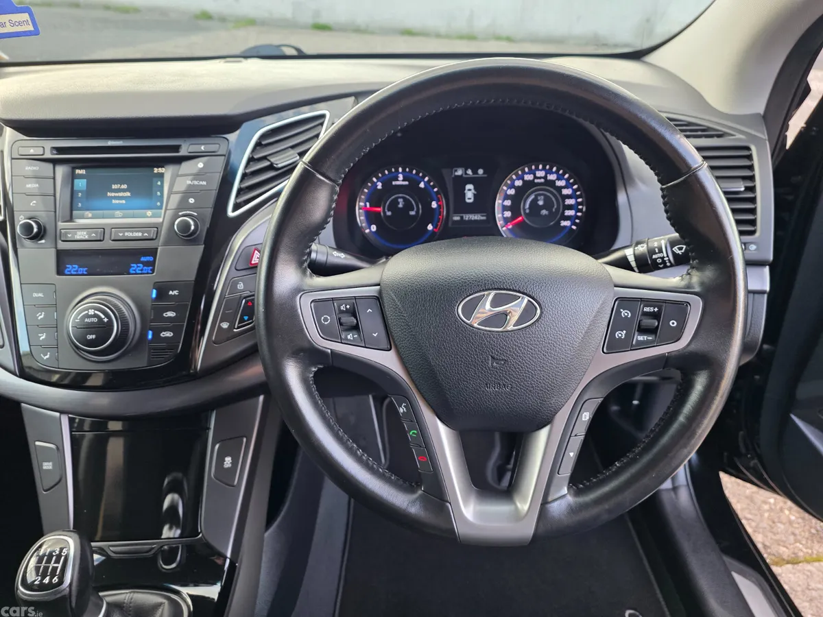 Hyundai i40 Saloon, Diesel, 2016, Black
