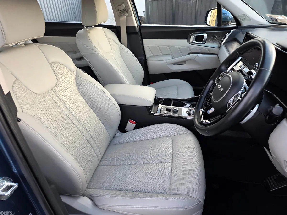 Kia Sorento SUV, Petrol Plug-in Hybrid, 2023, Blue