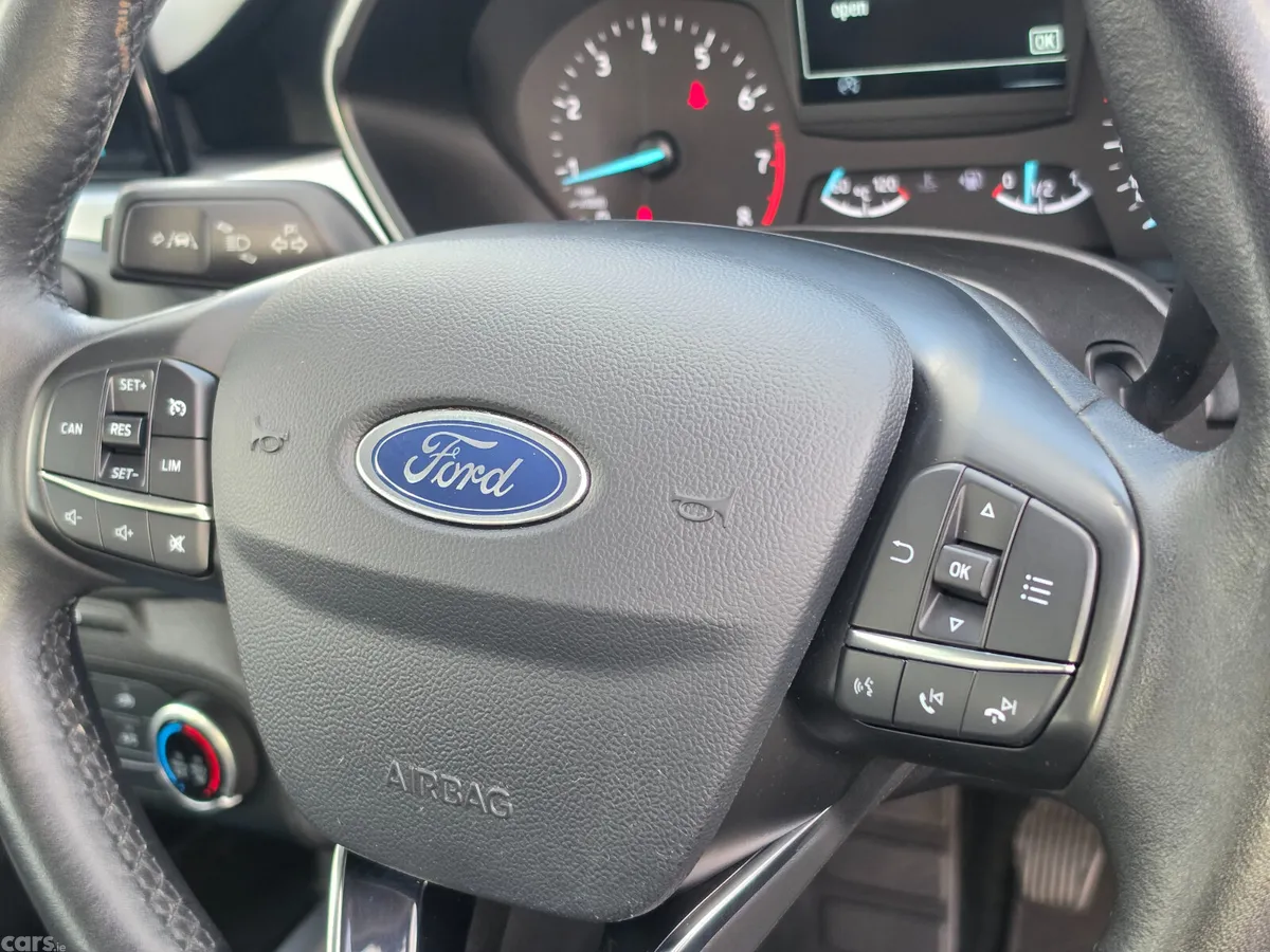 Ford Focus Estate, Petrol, 2019, Blue