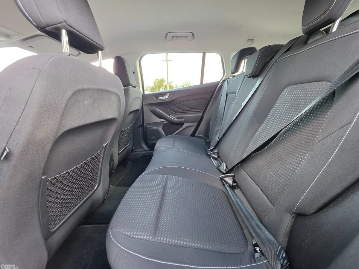 Ford Focus Estate, Petrol, 2019, Blue