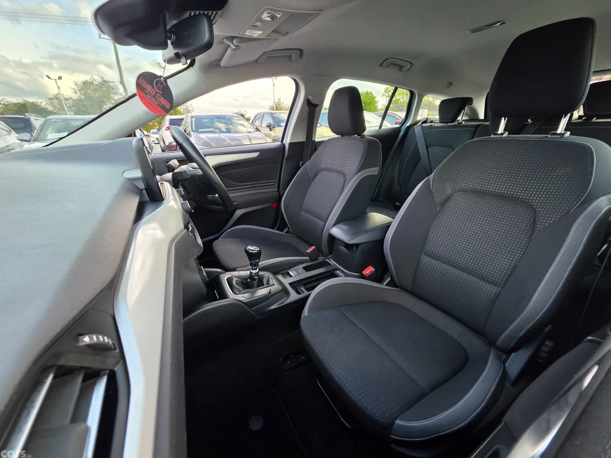 Ford Focus Estate, Petrol, 2019, Blue