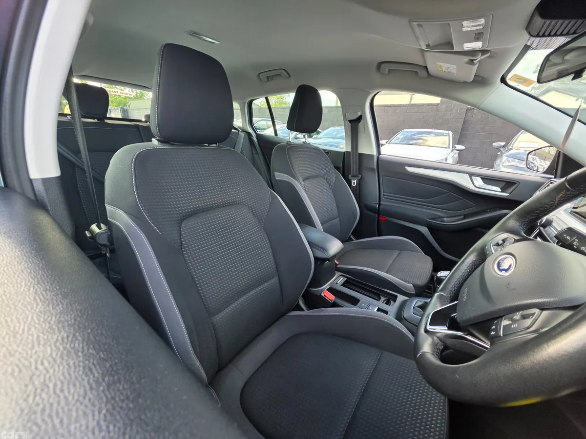 Ford Focus Estate, Petrol, 2019, Blue