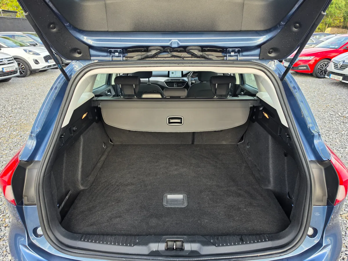 Ford Focus Estate, Petrol, 2019, Blue