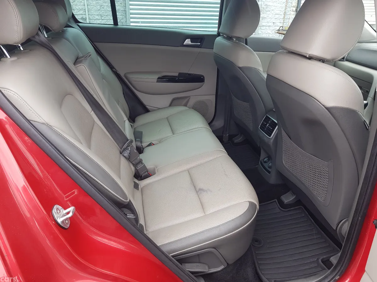 Kia Sportage SUV, Diesel, 2017, Red