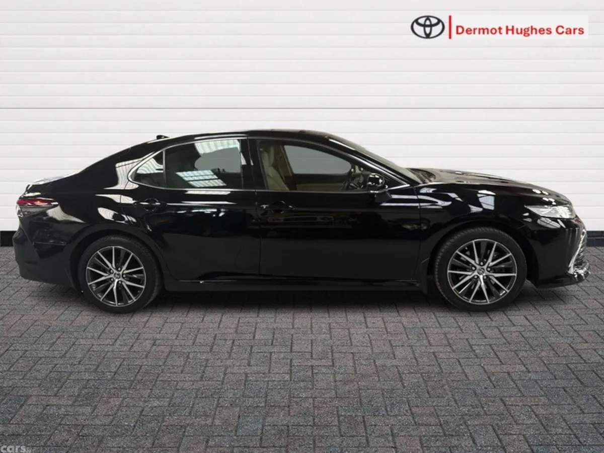 Toyota Camry Saloon, Petrol Hybrid, 2023, Black