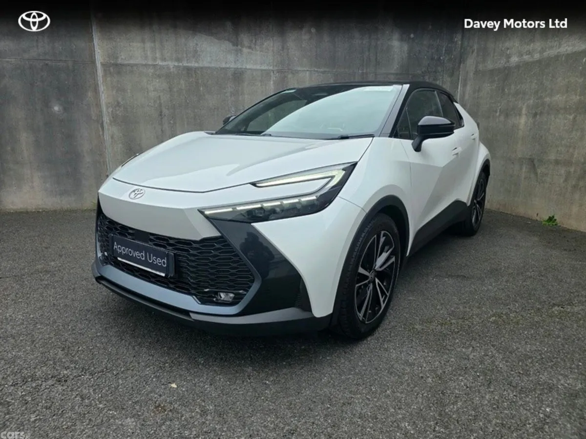 Toyota C-HR SUV, Petrol Hybrid, 2024, White