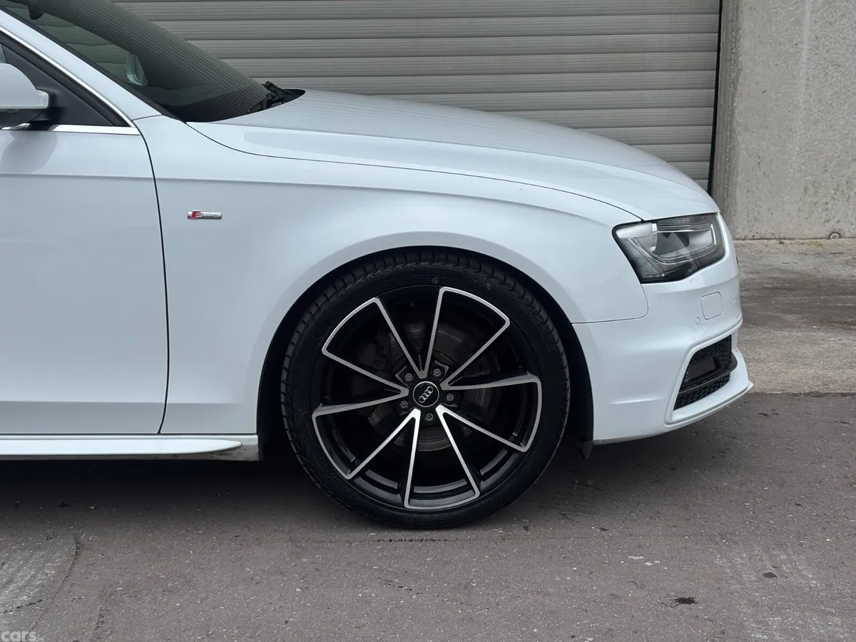 Audi A4 Estate, Petrol, 2015, White