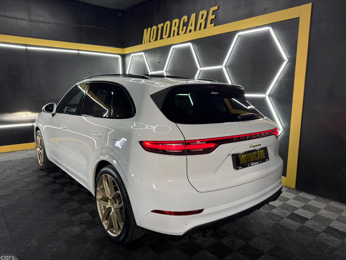 Porsche Cayenne SUV, Petrol Plug-in Hybrid, 2020, White