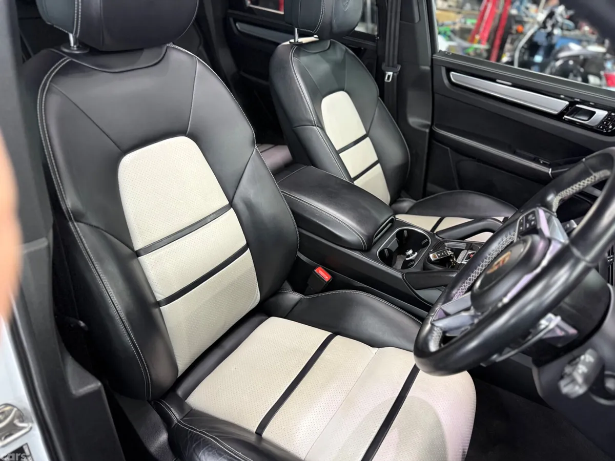 Porsche Cayenne SUV, Petrol Plug-in Hybrid, 2020, White