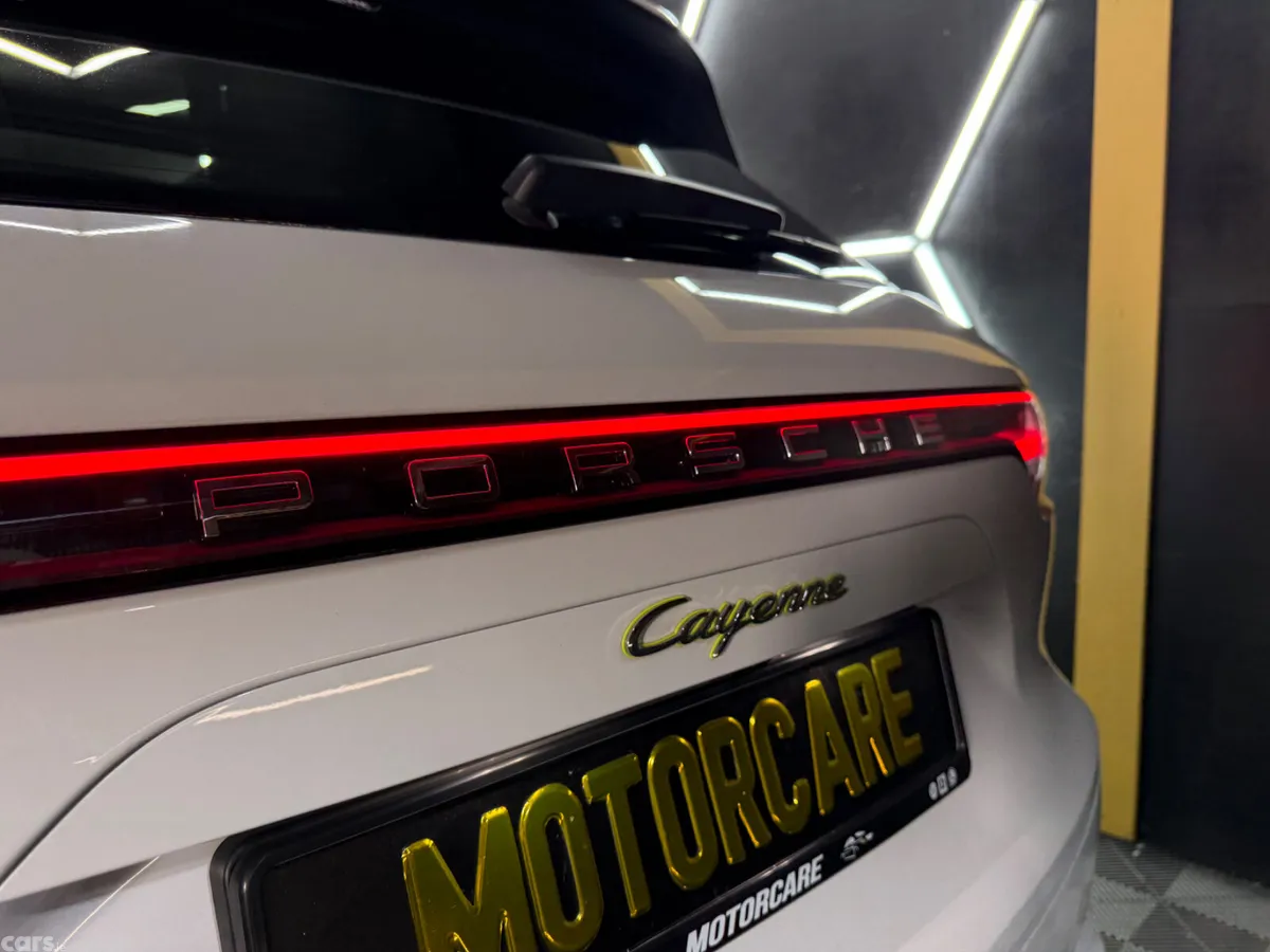 Porsche Cayenne SUV, Petrol Plug-in Hybrid, 2020, White