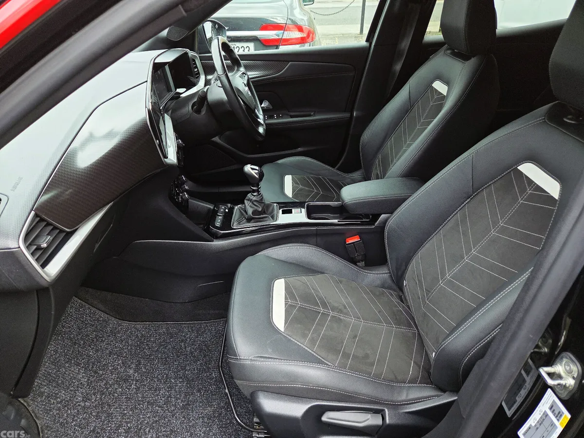 Opel Mokka SUV, Petrol, 2023, Black