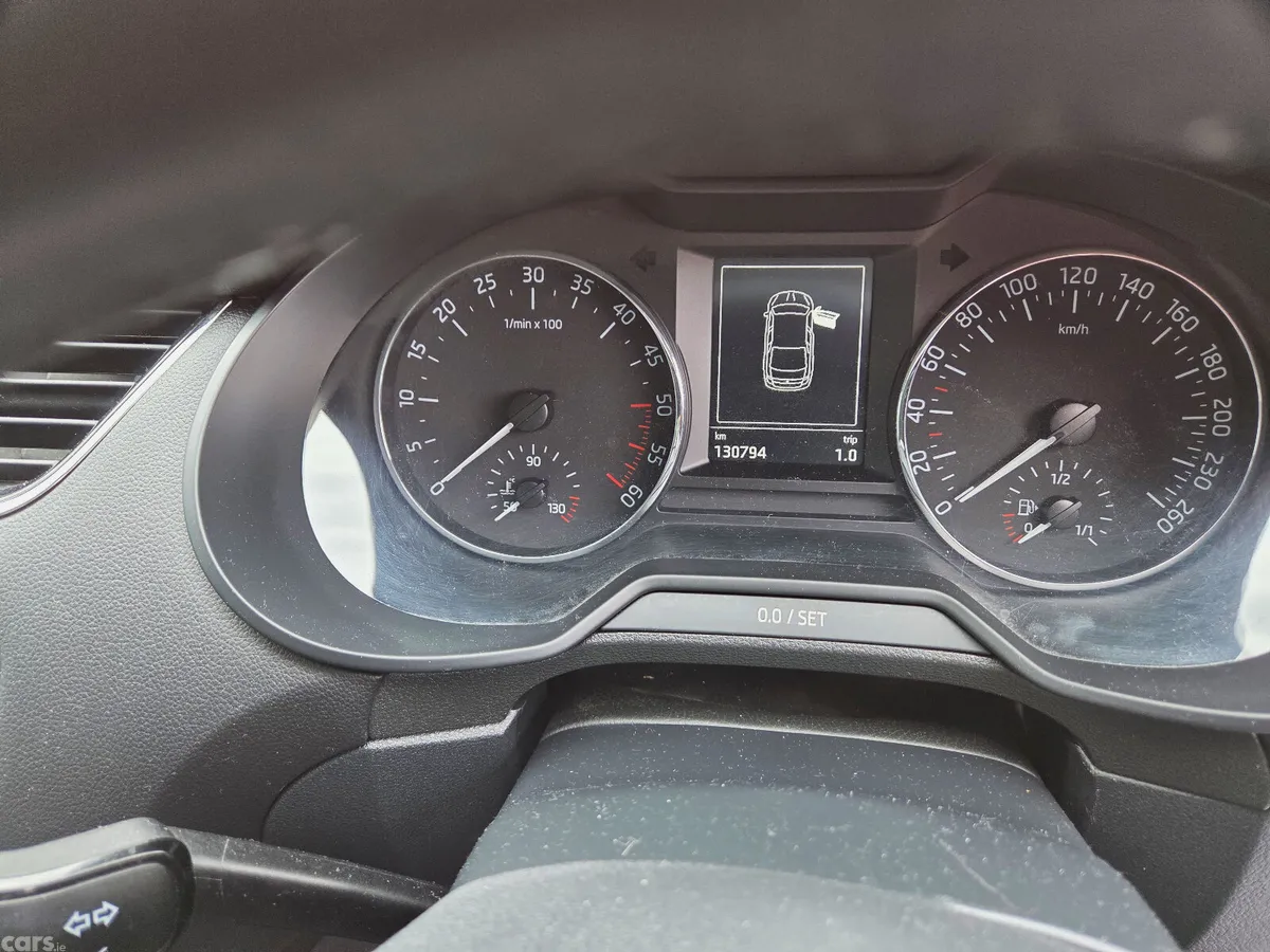 Skoda Octavia Saloon, Diesel, 2017, Grey