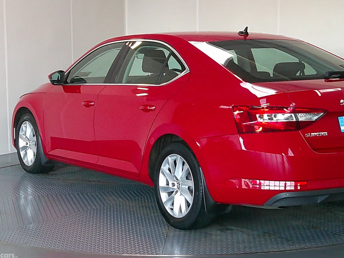Skoda Superb Saloon, Diesel, 2022, Red