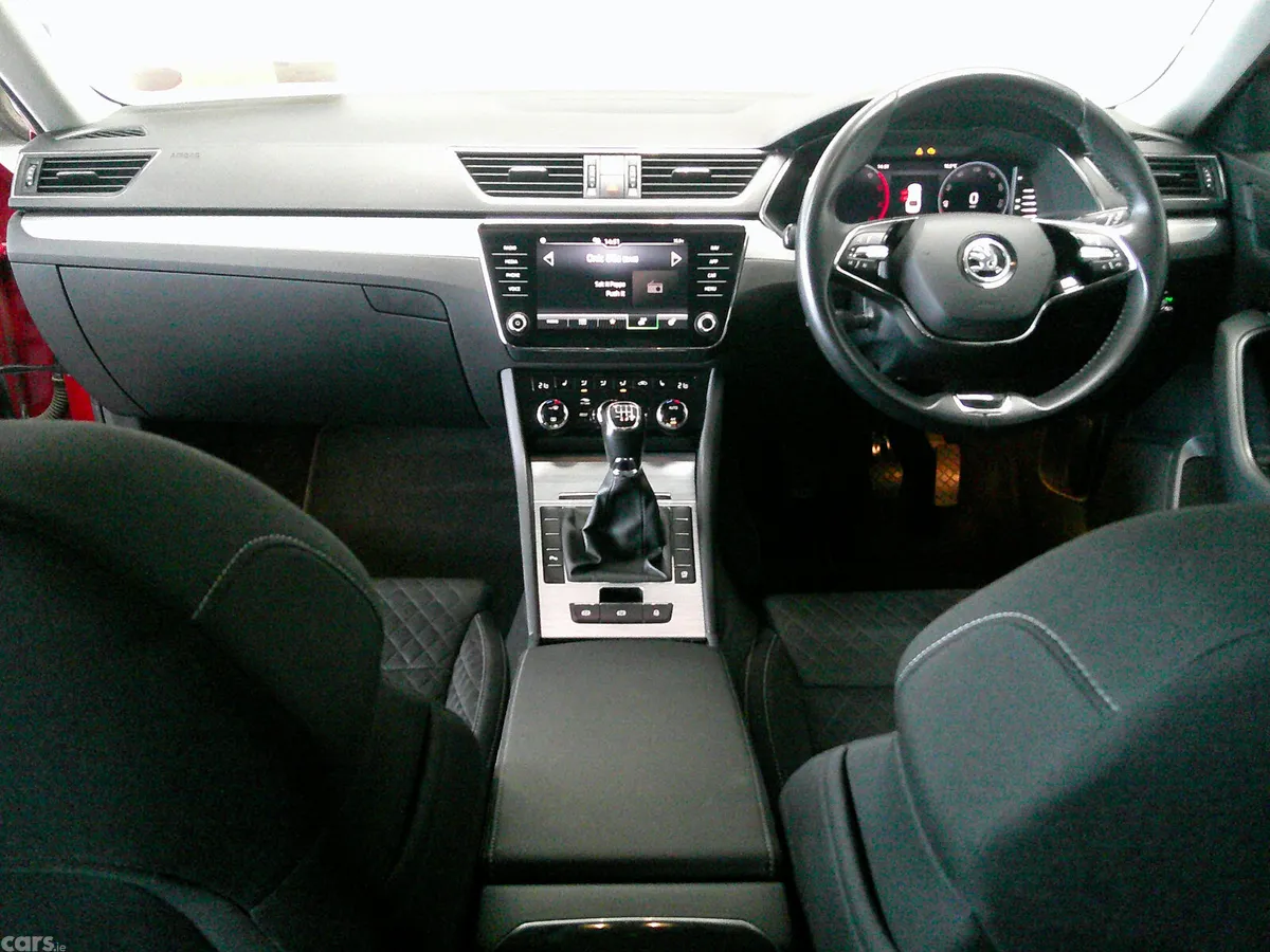Skoda Superb Saloon, Diesel, 2022, Red