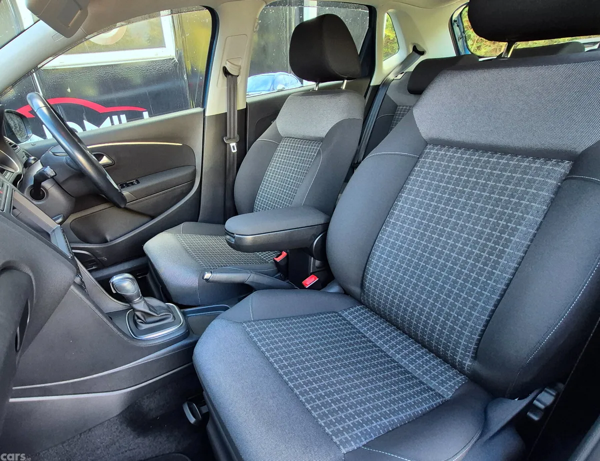 Volkswagen Polo Hatchback, Petrol, 2017, Blue