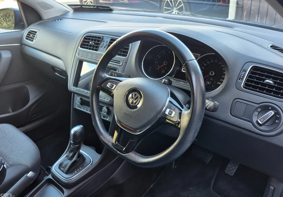 Volkswagen Polo Hatchback, Petrol, 2017, Blue