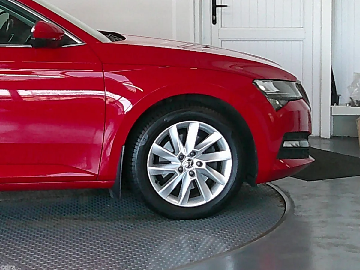 Skoda Superb Saloon, Diesel, 2022, Red