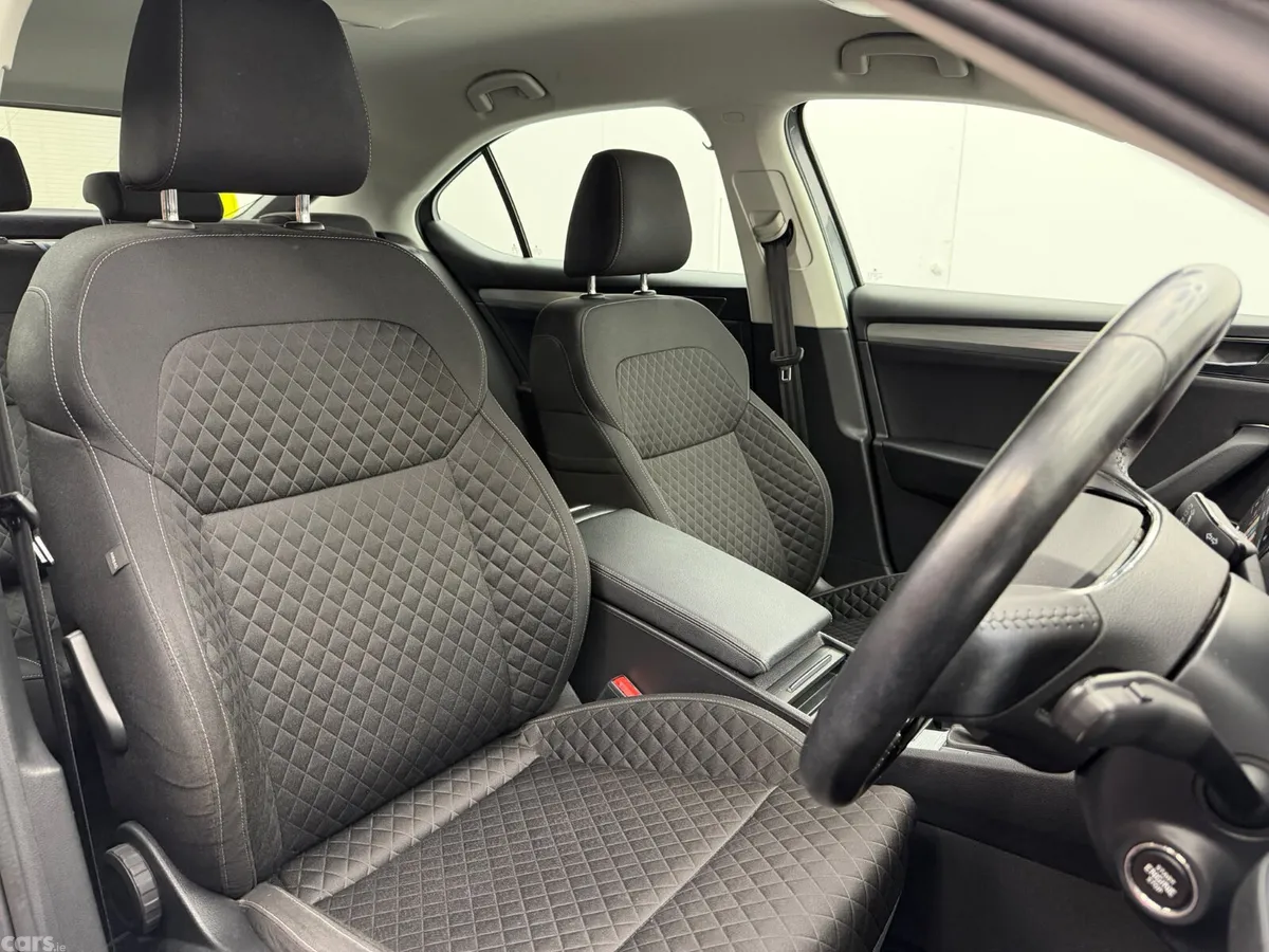 Skoda Superb Saloon, Diesel, 2022, Grey