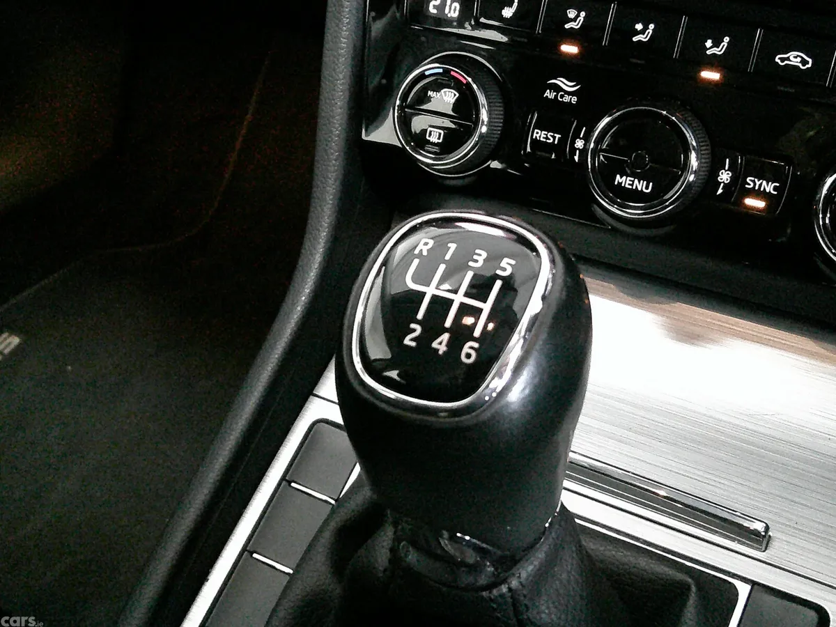Skoda Superb Saloon, Diesel, 2022, Red