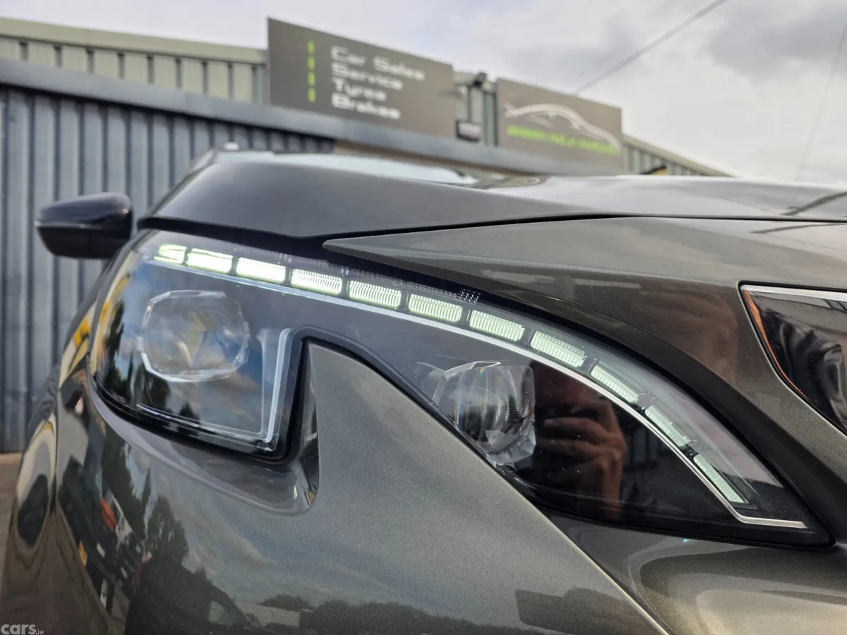 Peugeot 3008 MPV, Petrol, 2019, Grey