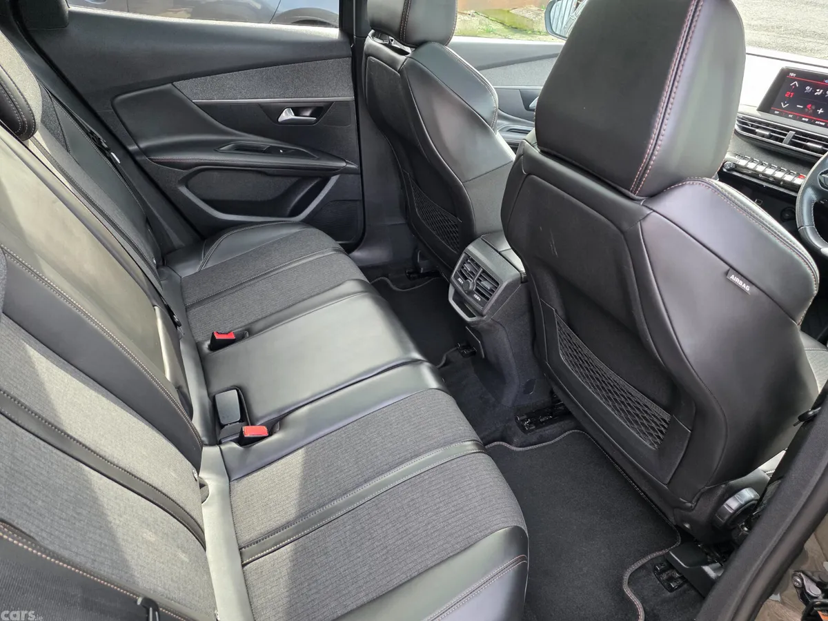 Peugeot 3008 MPV, Petrol, 2019, Grey