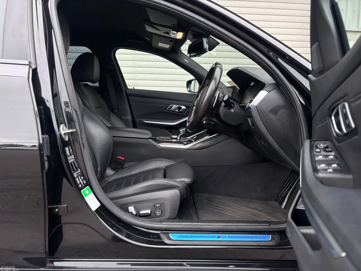 BMW 3-Series Estate, Diesel, 2021, Black