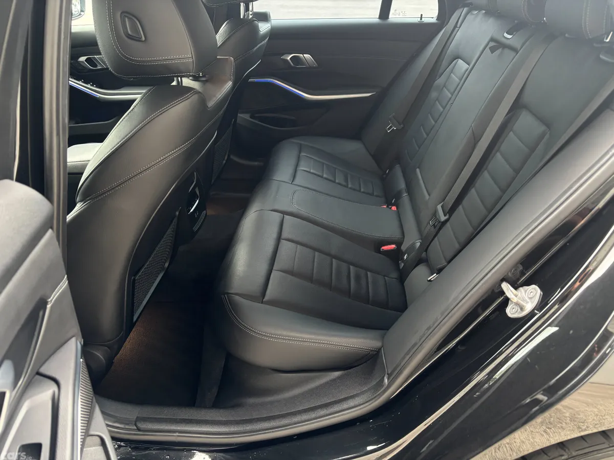 BMW 3-Series Estate, Diesel, 2021, Black