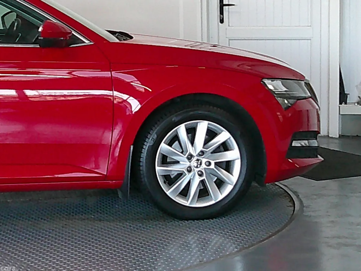 Skoda Superb Saloon, Diesel, 2022, Red
