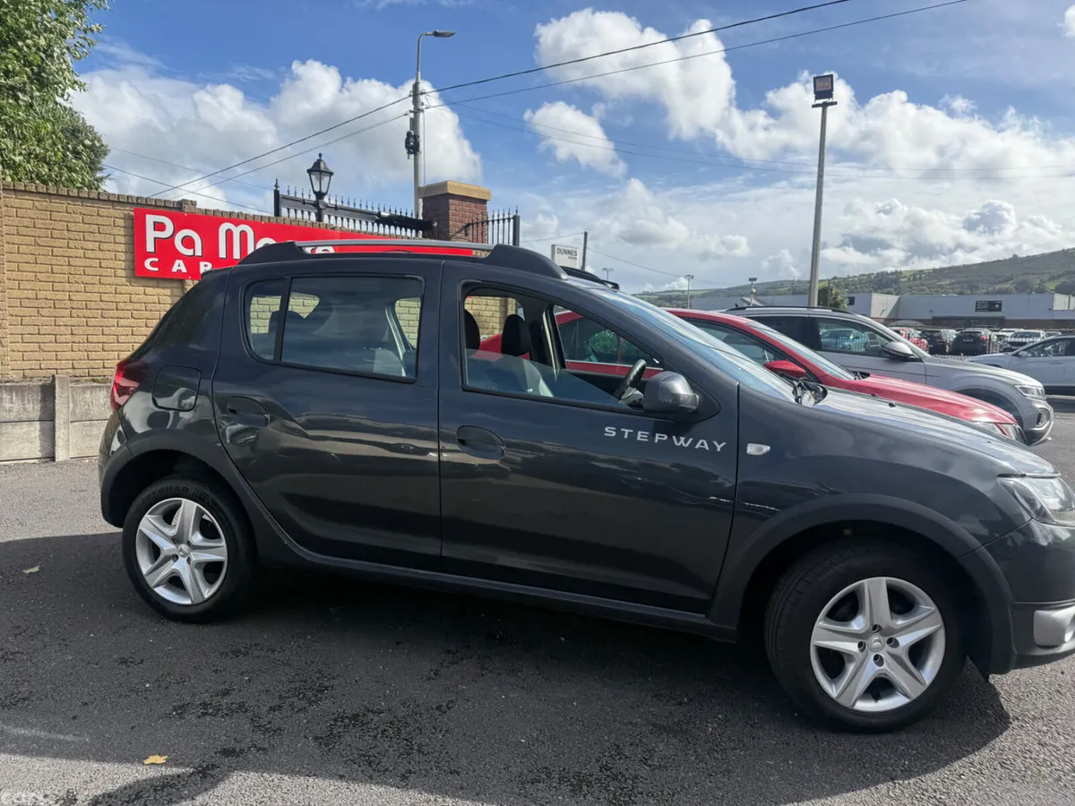 Dacia Sandero Stepway Hatchback, Diesel, 2016, Grey