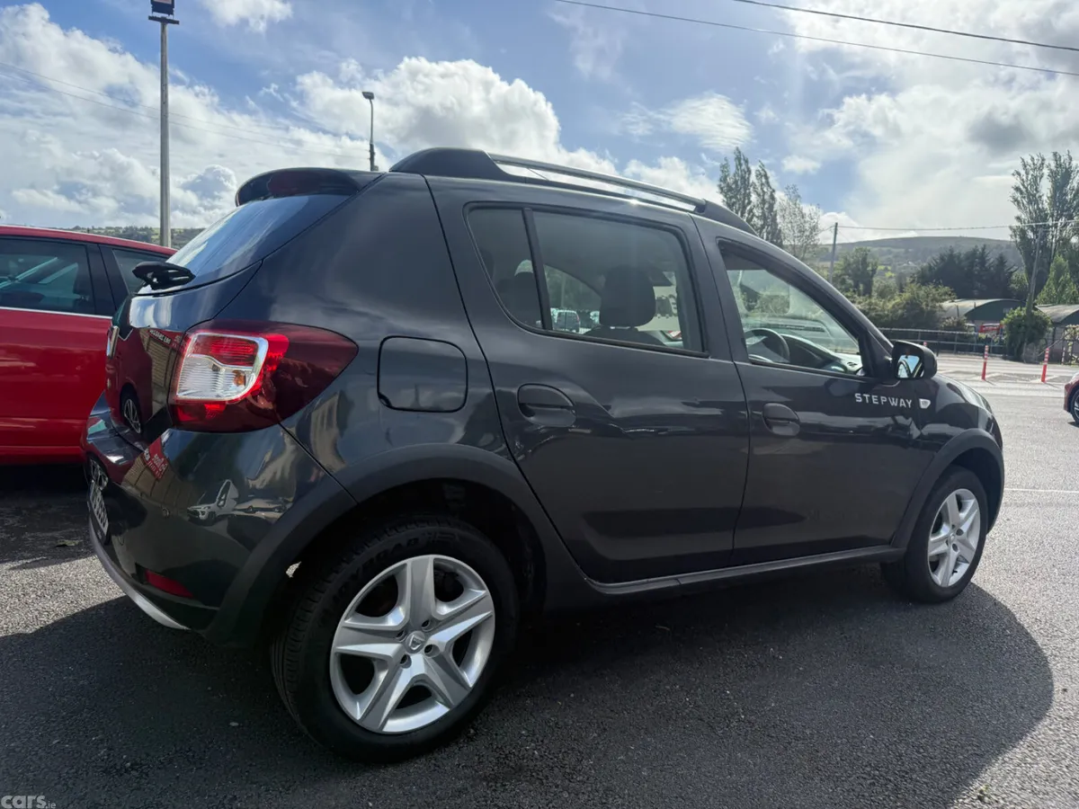 Dacia Sandero Stepway Hatchback, Diesel, 2016, Grey