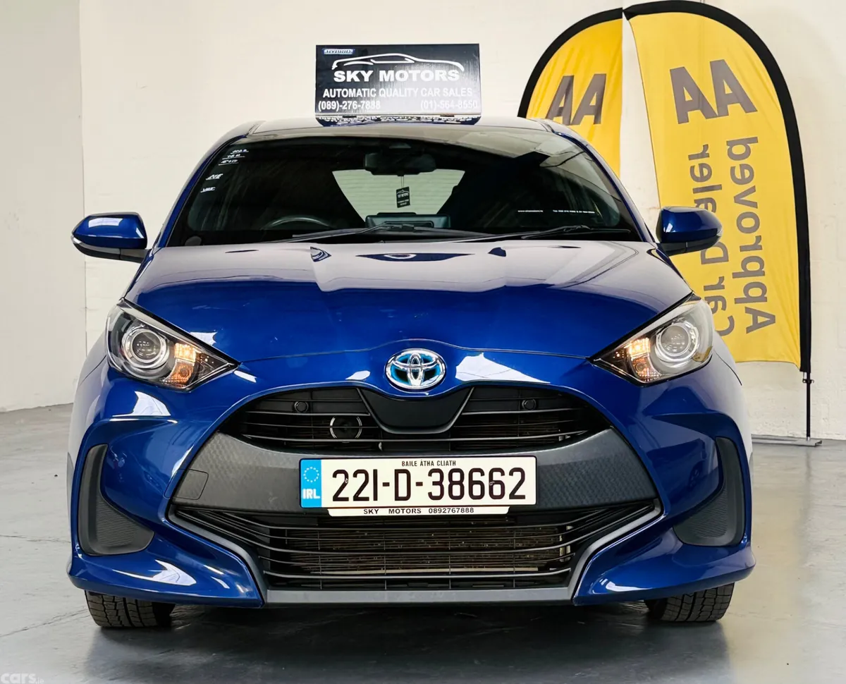 Toyota Yaris Hatchback, Petrol Hybrid, 2022, Blue