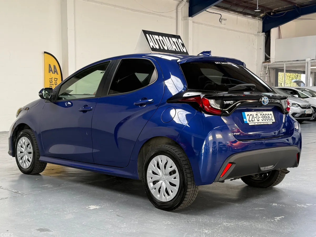 Toyota Yaris Hatchback, Petrol Hybrid, 2022, Blue