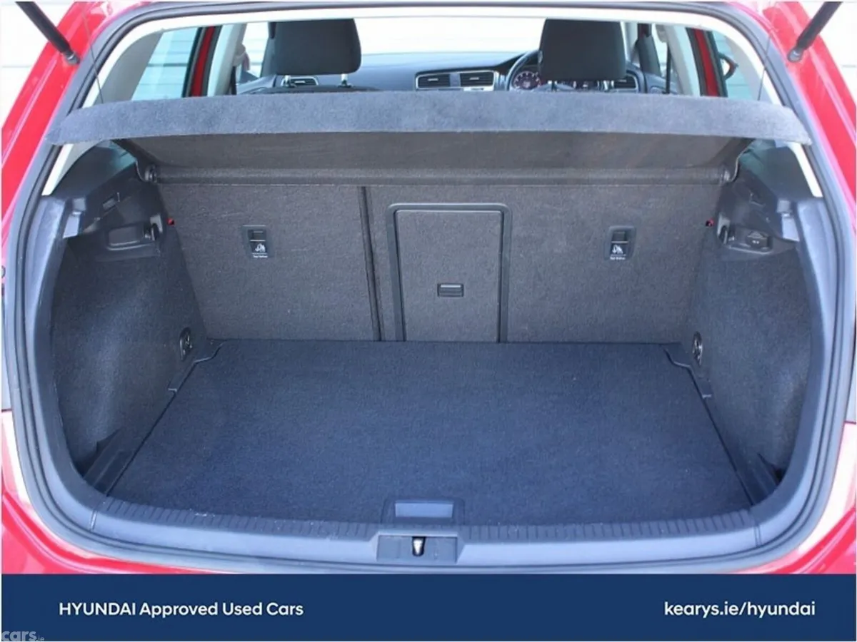 Volkswagen Golf Hatchback, Petrol, 2019, Red
