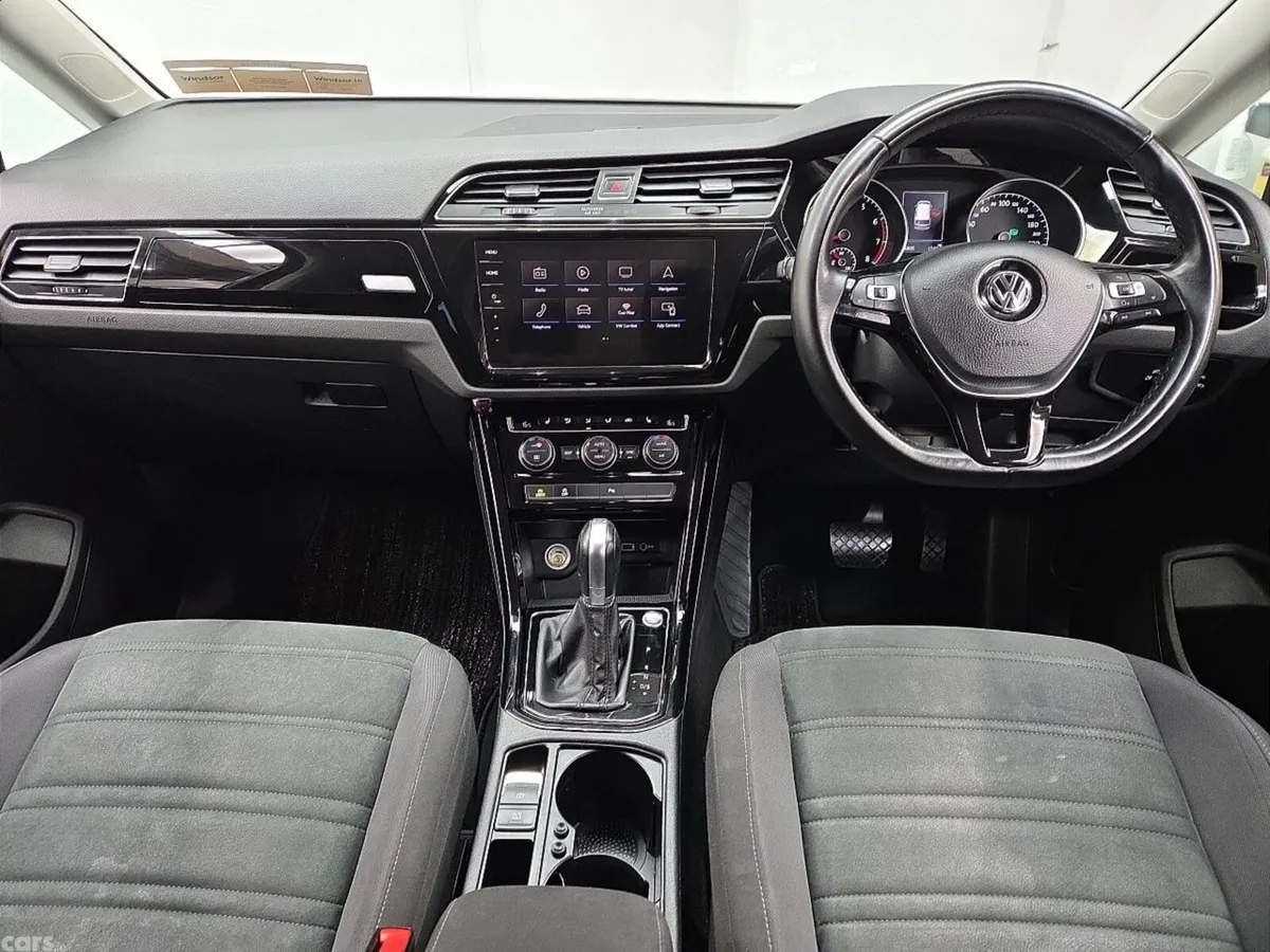 Volkswagen Touran MPV, Petrol, 2018, Blue