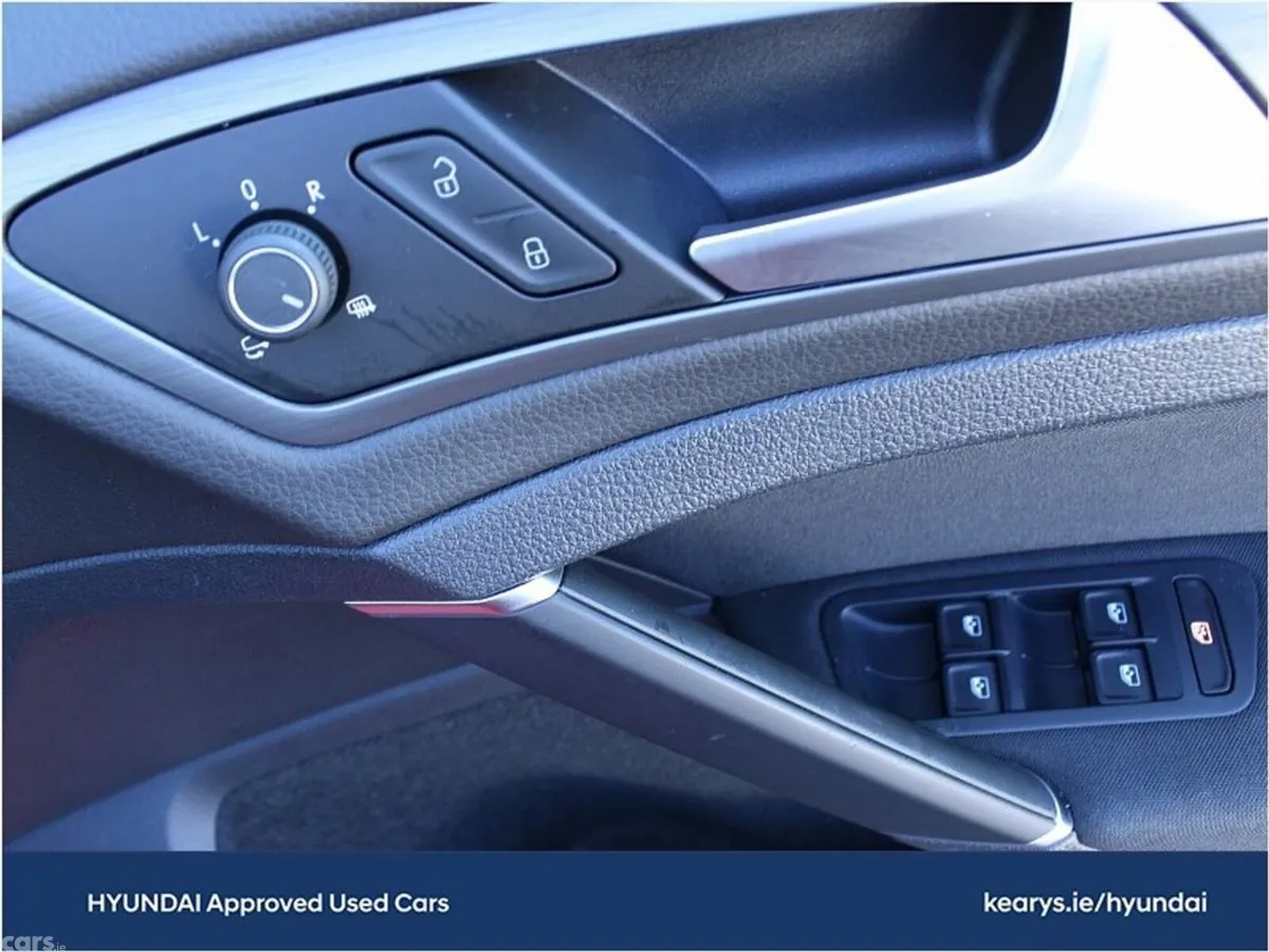 Volkswagen Golf Hatchback, Petrol, 2019, Red