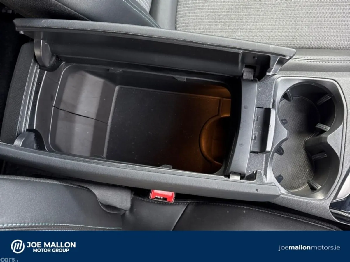 Peugeot 5008 MPV, Diesel, 2025, Blue