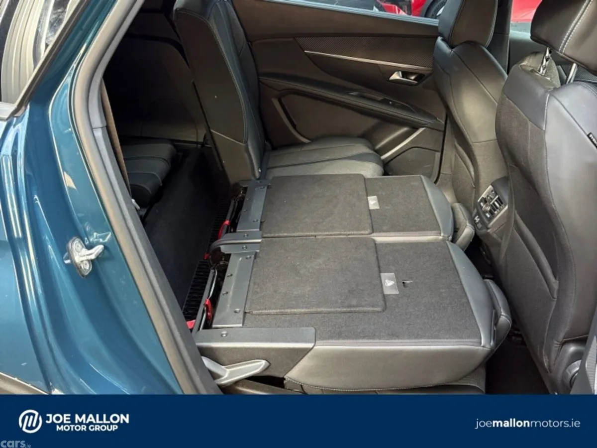 Peugeot 5008 MPV, Diesel, 2025, Blue