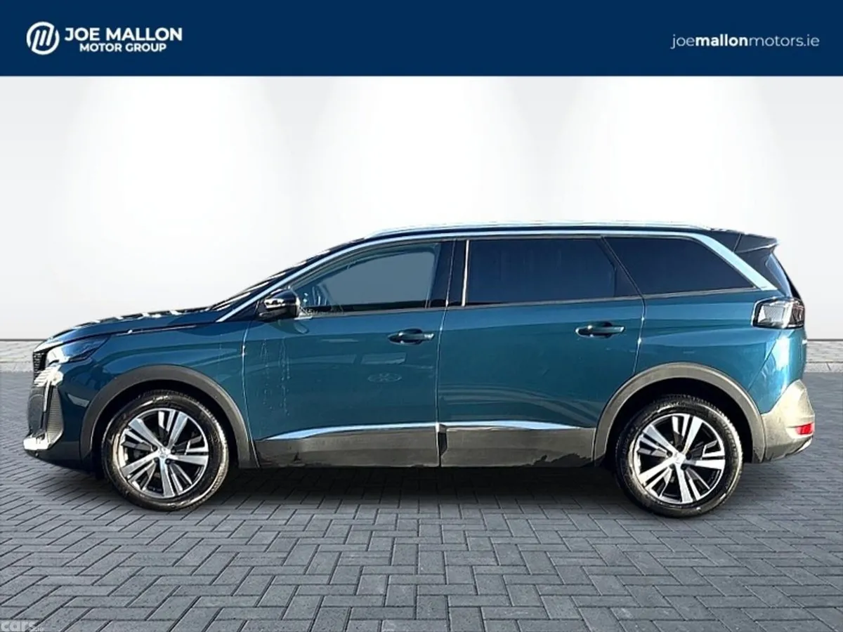 Peugeot 5008 MPV, Diesel, 2025, Blue
