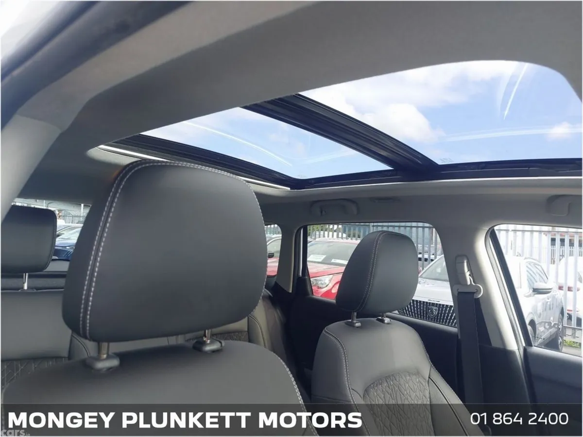 Suzuki Vitara SUV, Petrol Hybrid, 2023, White