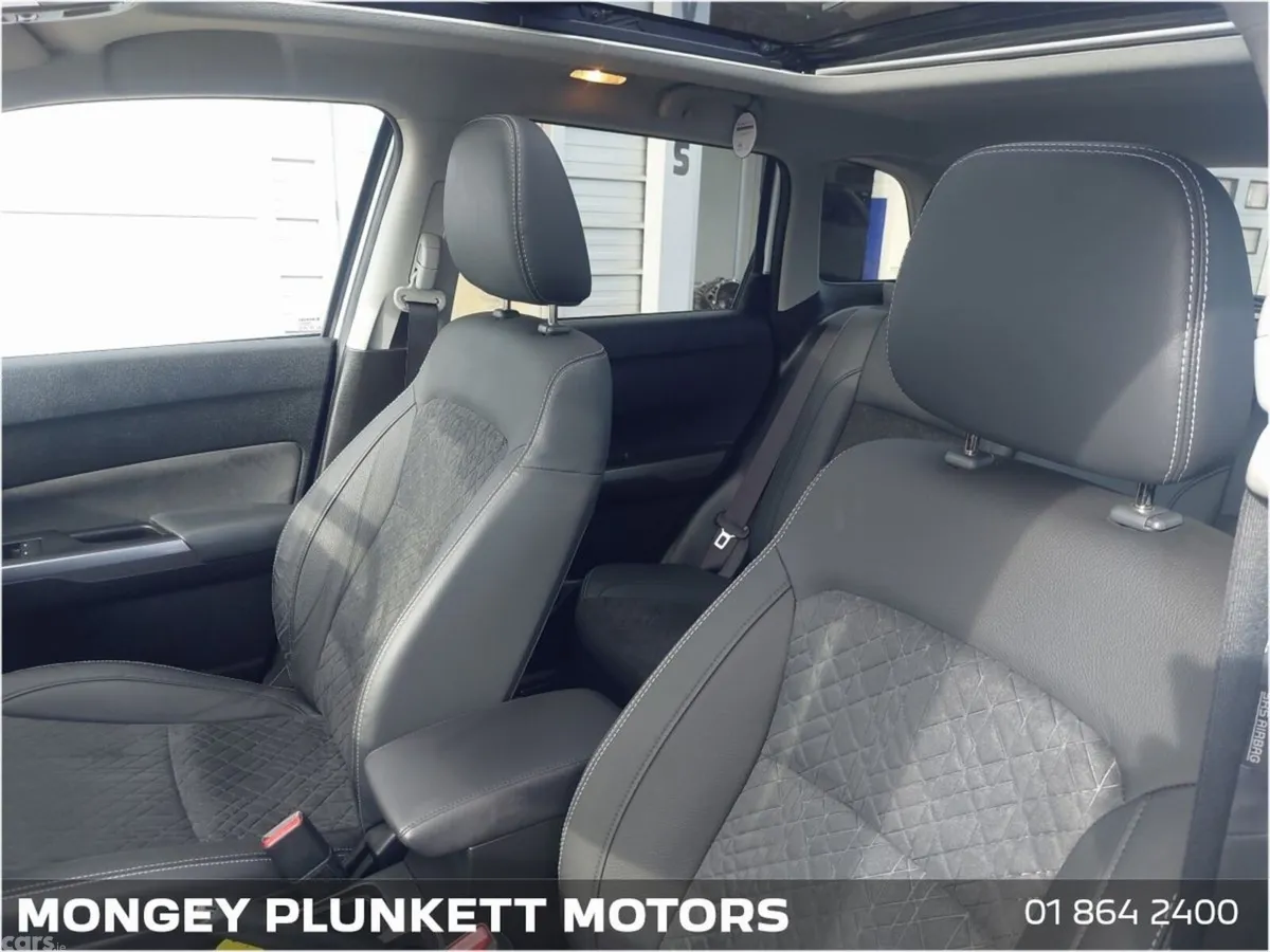 Suzuki Vitara SUV, Petrol Hybrid, 2023, White