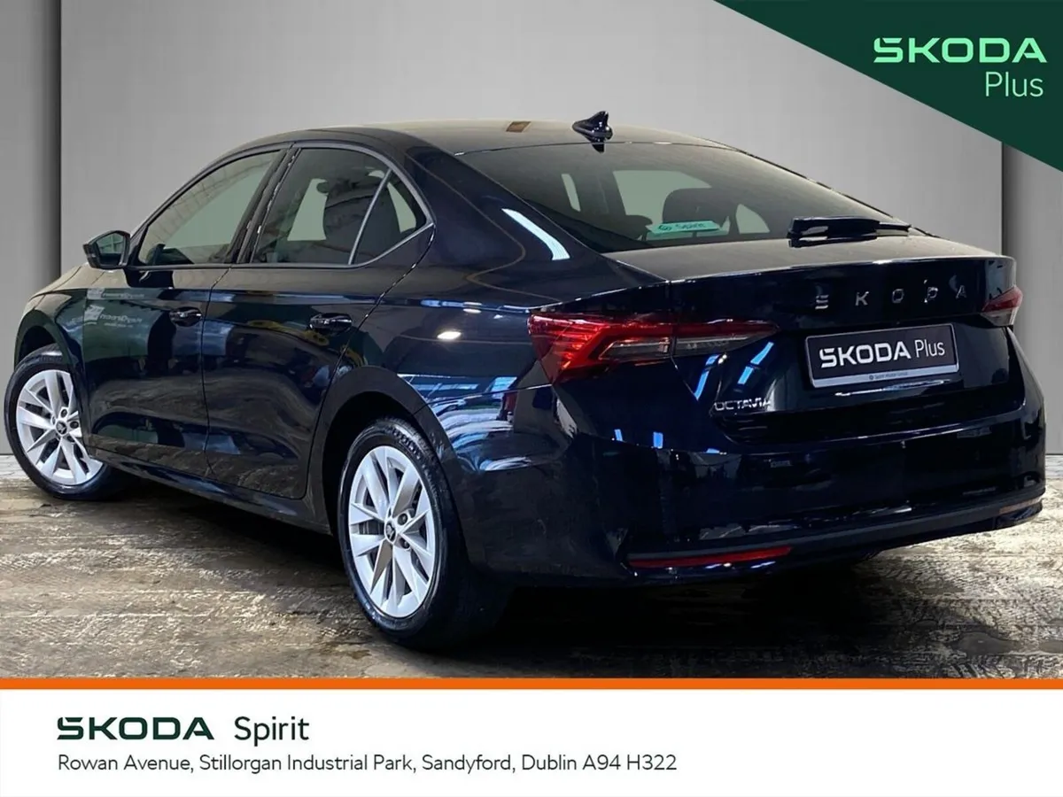 Skoda Octavia Saloon, Petrol, 2026, Black
