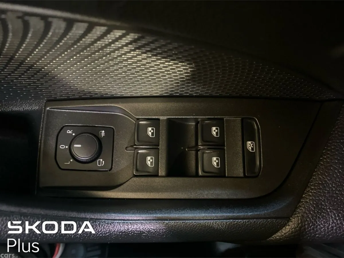 Skoda Octavia Saloon, Petrol, 2026, Black