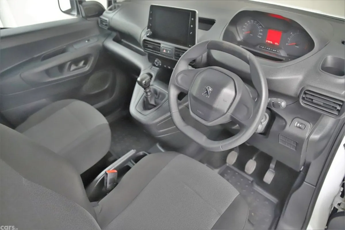 Peugeot Partner MPV, Diesel, 2022, White