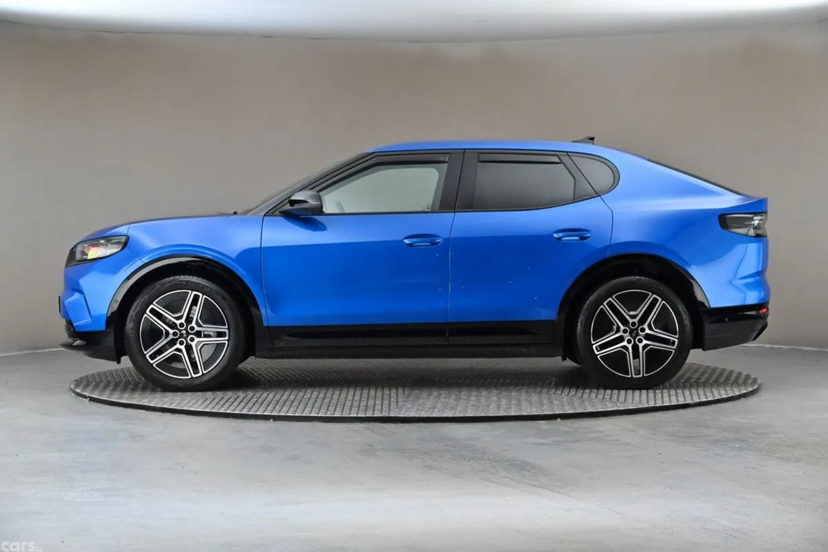 Ford Capri SUV, Electric, 2026, Blue