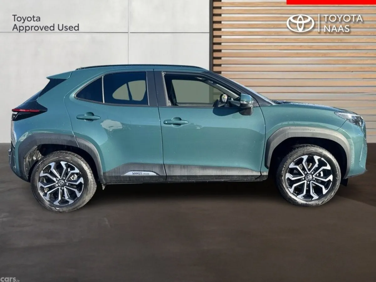 Toyota Yaris Cross Hatchback, Petrol Hybrid, 2026, Green