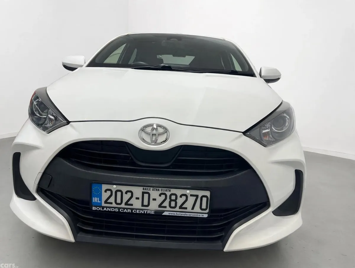 Toyota Yaris Hatchback, Petrol, 2020, White