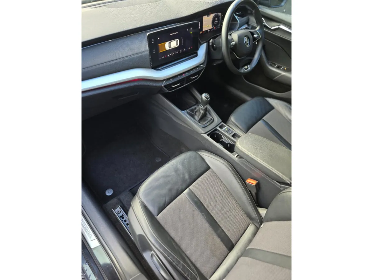 Skoda Octavia Hatchback, Diesel, 2023, Black