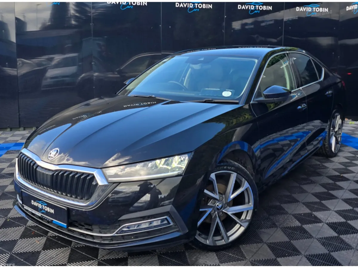 Skoda Octavia Hatchback, Diesel, 2023, Black