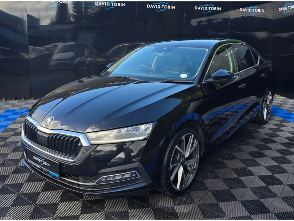 Skoda Octavia Hatchback, Diesel, 2023, Black